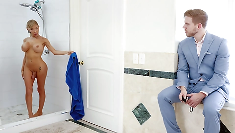 Myoura andil exposed upox's wett romp &er