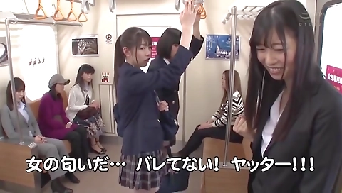 Sexy young provides her feet in the park