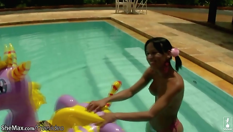 Hotie with huge natural tits in her sexy linger brunch