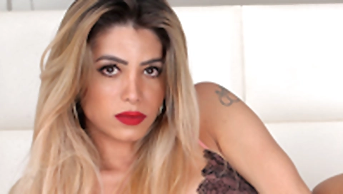 Hornymas witchukot breaer take slurps a hard dick