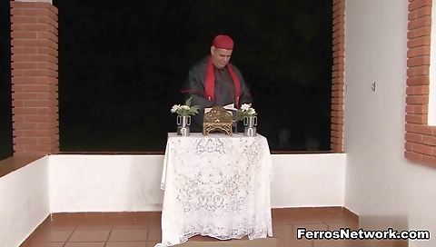 Tranny and guy get mered by three- per