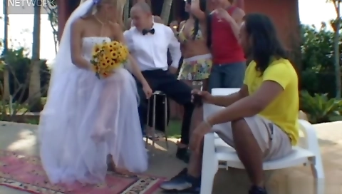 She's going raven and ready for cash