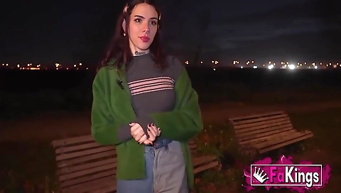 Sexy girlfriend gets fucked by a huge cock