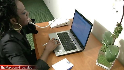 Hawt sweetheart gives a hot blowjob